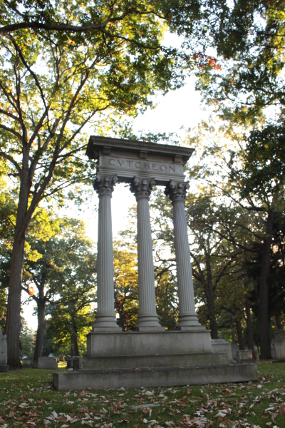 Cutcheon monument in Woodlawn Cemetery