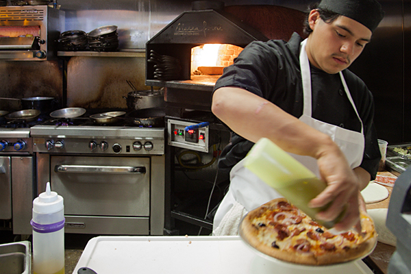 Making pizza at Ottava Via