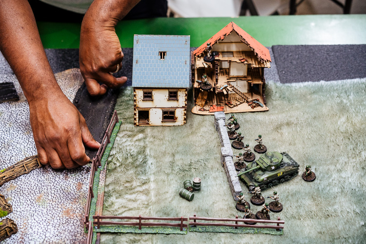 Historical figurines on the TableTopper