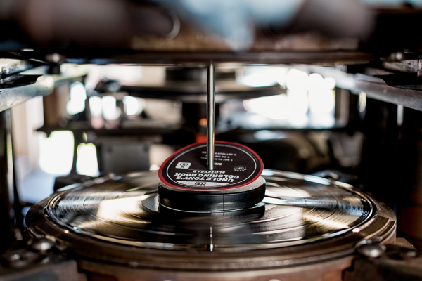 Placing the label on the record