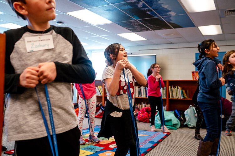 Kids participate in a Best Food Forward class at Pearl Lean Elementary in Warren.