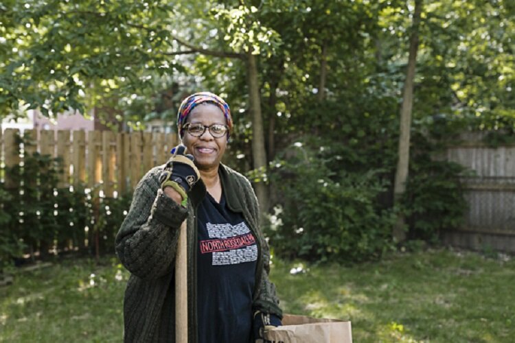 Beverly Frederick (Melissa Gawel)