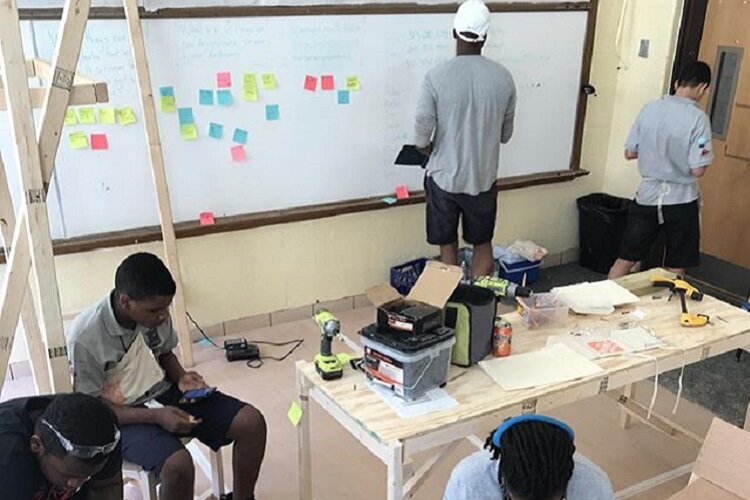 Youth participate in a GDYT program with CRCAA prior to the pandemic.