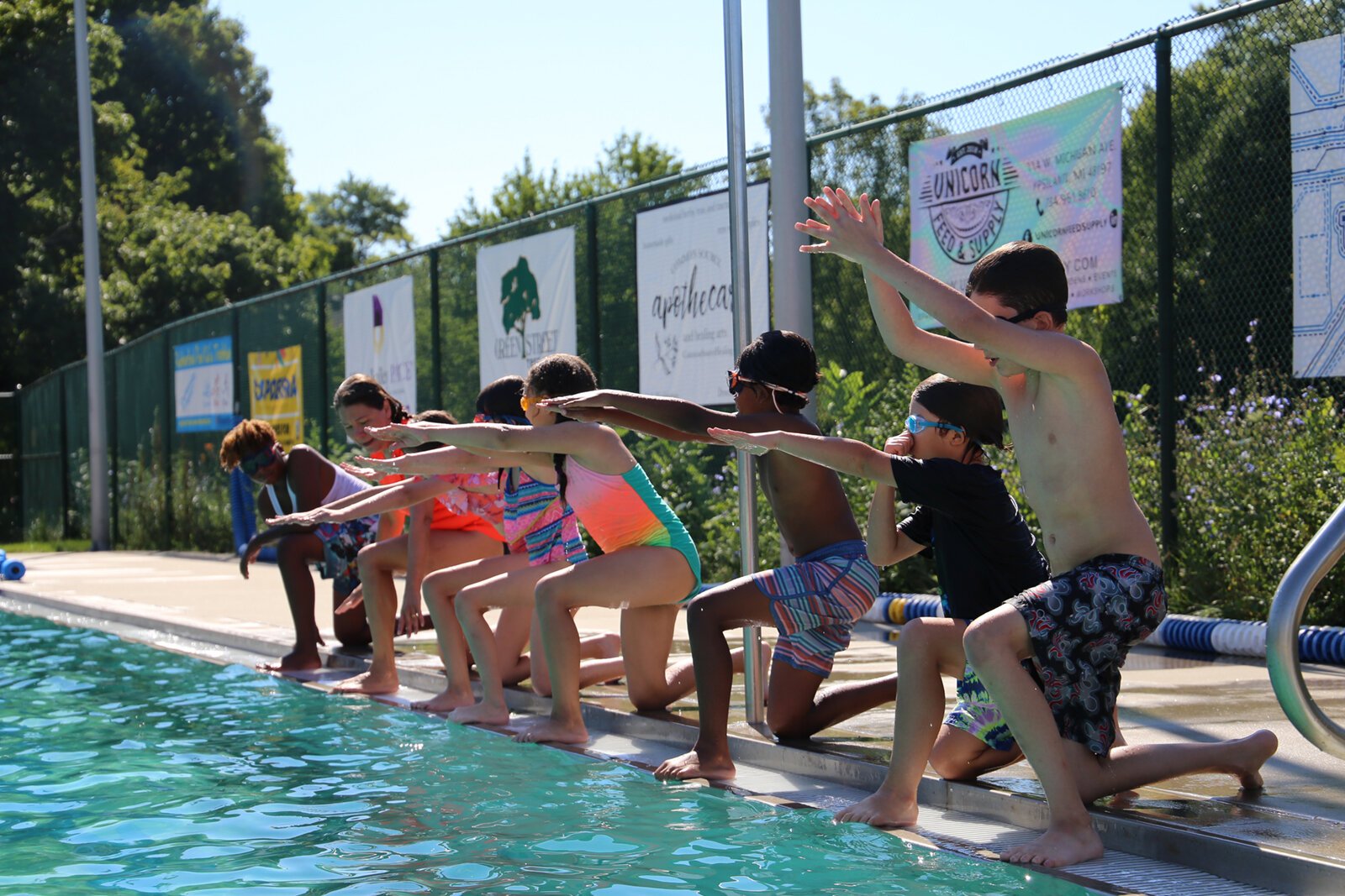 An Everyone in the Pool swimming lesson.