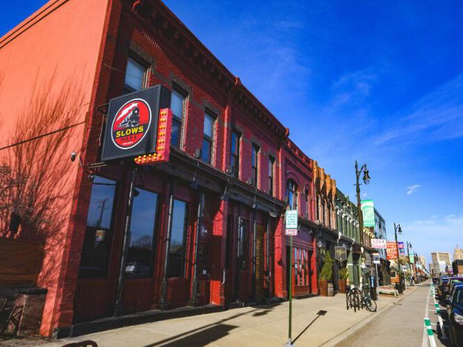 Slow's Bar BQ opened in 2005 and became an instant success, drawing customers from the suburbs.